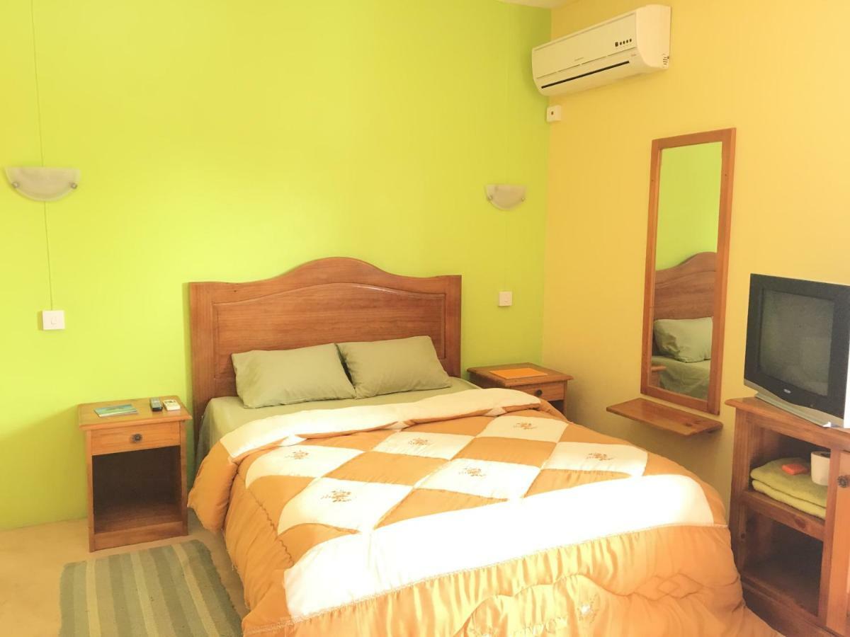 Hotel Le Rosier à Trou dʼEau Douce Extérieur photo