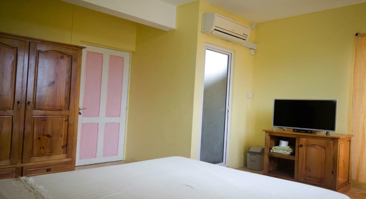 Hotel Le Rosier à Trou dʼEau Douce Extérieur photo
